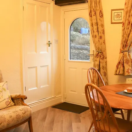 Sunrise, 3 East View Holiday home