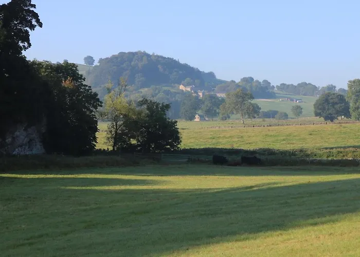 Sunrise, 3 East View * Bradford (Derbyshire)